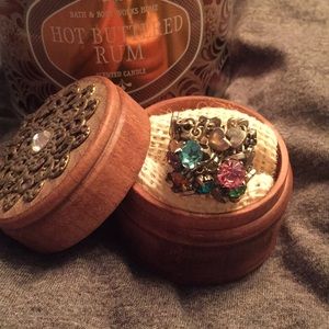 Fossil woman's stretchy ring